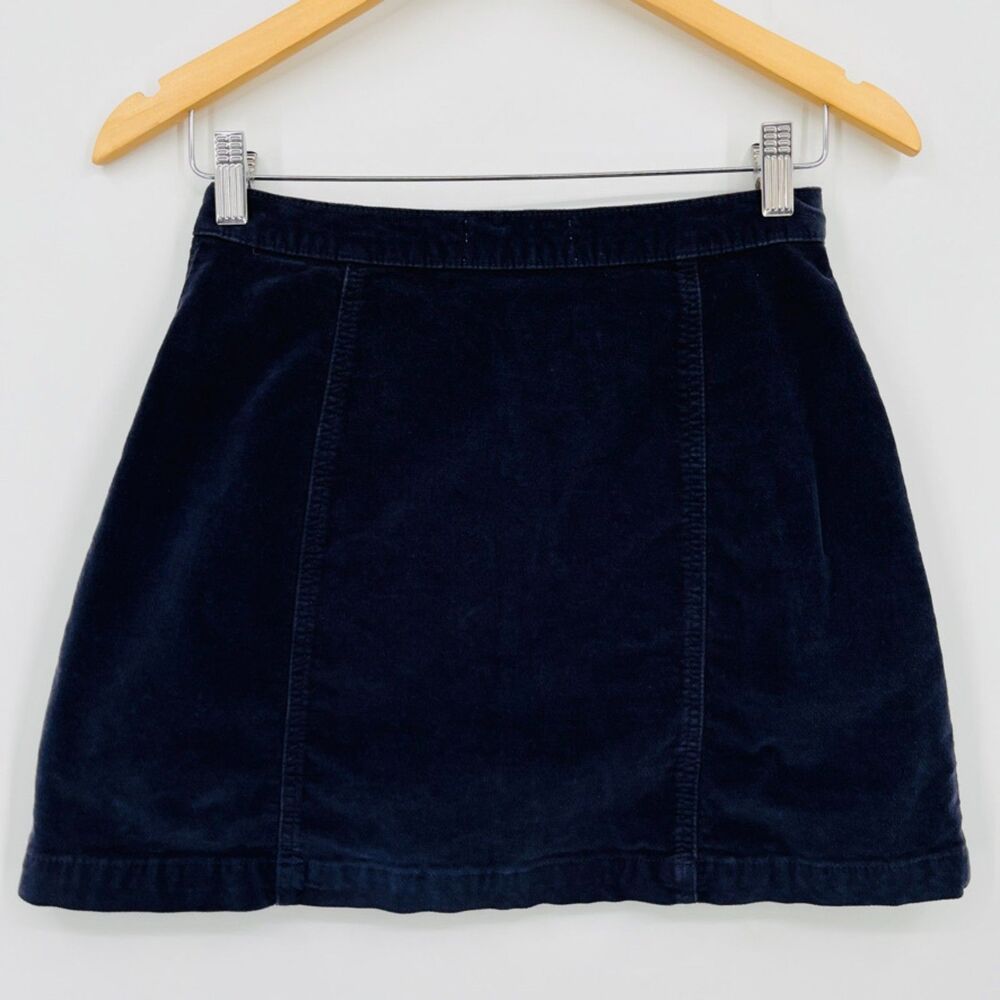 Urban Outfitters Velveteen Snap Front Mini Skirt in Navy, Size Small, Preppy - Picture 2 of 6